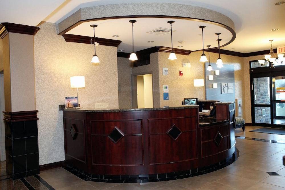 Holiday Express And Medical District By Ihg
