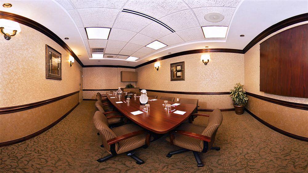Holiday Express And Medical District By Ihg Hotel 2*