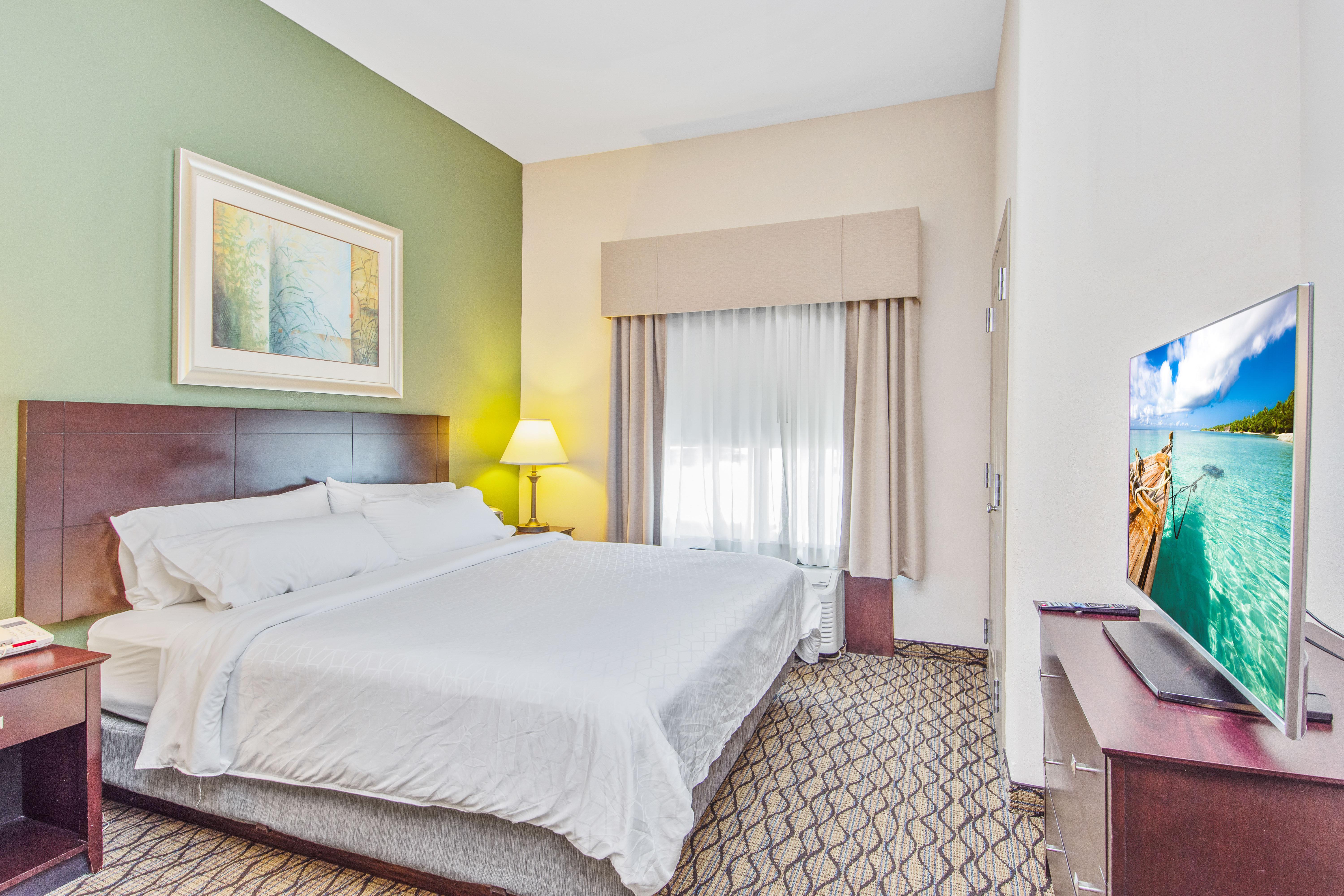 Express And Medical District By Ihg Hotel 2*