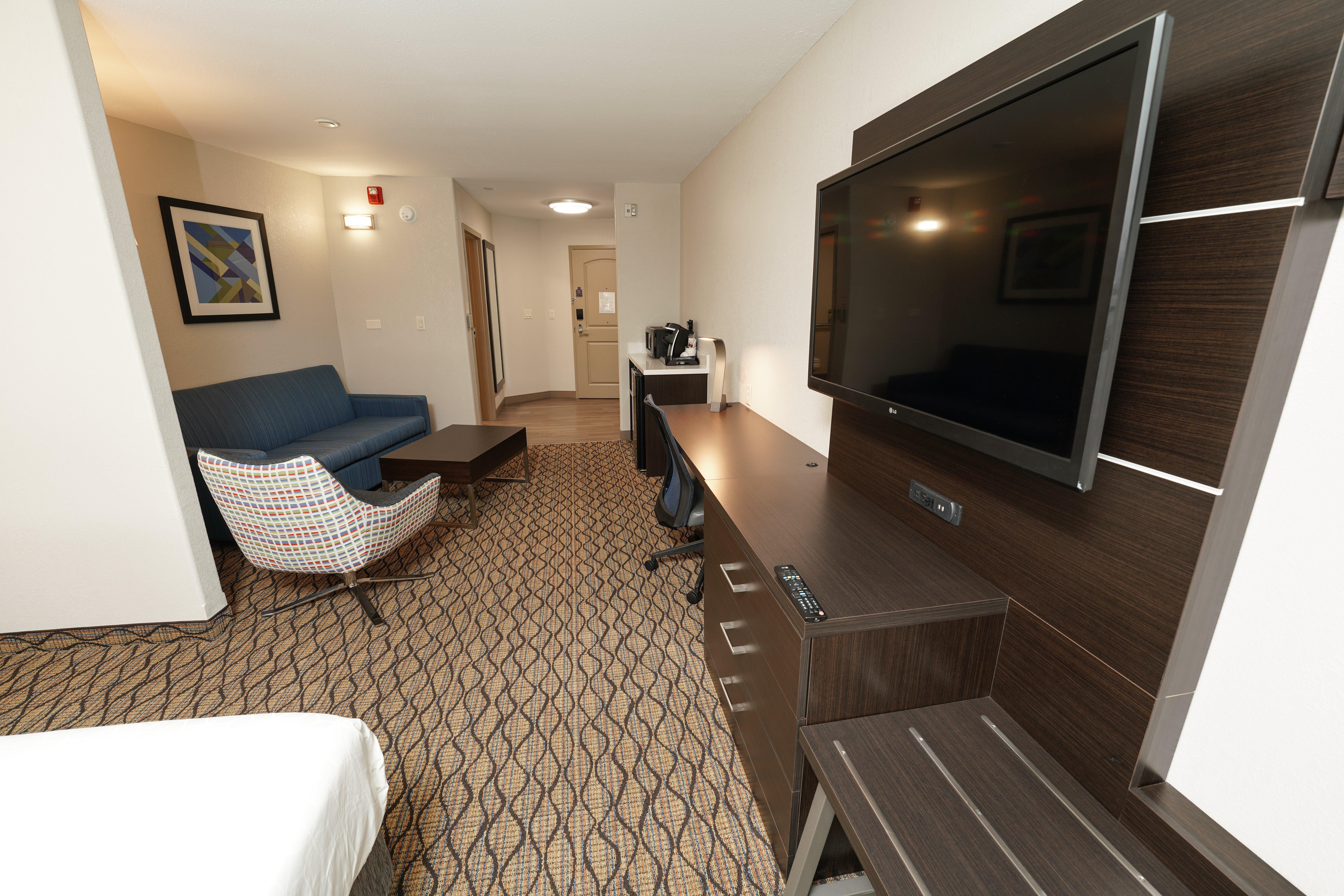 Express And Medical District By Ihg Hotel 2*